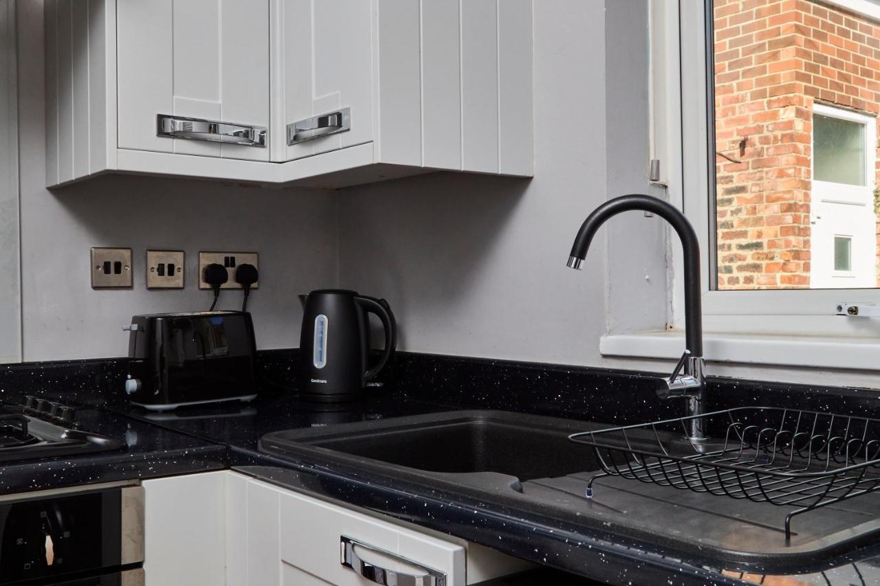 Stylish 2 Bedroom Flat - Close To Newcastle City Centre 盖茨黑德 外观 照片